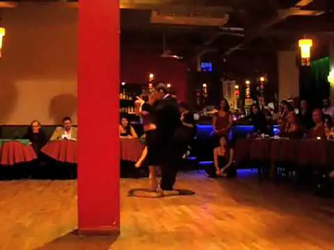 Video thumbnail for Ozgur El turquito Demir y Cecilia Berra un tango en El Beso (Buenos Aires)