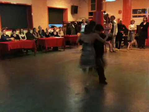 Video thumbnail for Aoniken Quiroga y Vanessa Fatauros in salon Tango Si May 2nd  2010 Paciencia Juan D'Arienzo