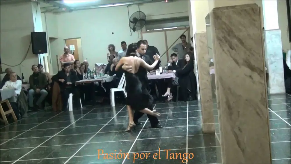 Video thumbnail for DANIELA BARRÍA y JULIÁN VILARDO Bailando el Tango ORGULLO CRIOLLO en FLOREAL MILONGA