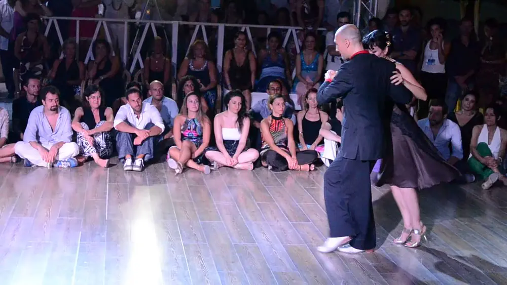 Video thumbnail for Javier Antar-Kara Wenham, "Sacachispas", Salerno tango festival-2013