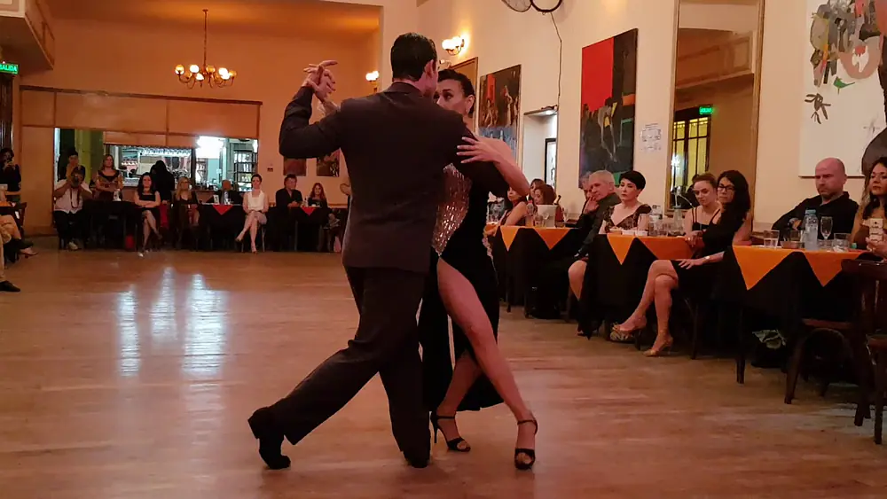 Video thumbnail for Florencia Zárate y Guido Palacios en Yira Yira (11-Mayo-18) 1/2