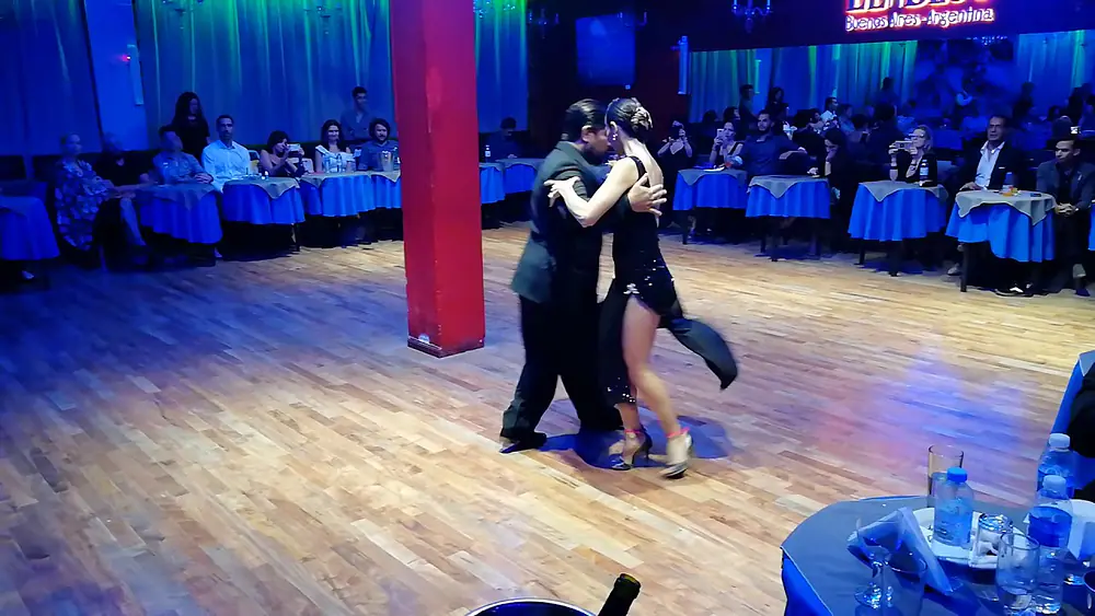 Video thumbnail for Leonel Mendieta & Natalia Hassan - "La Milonga De Buenos Aires"