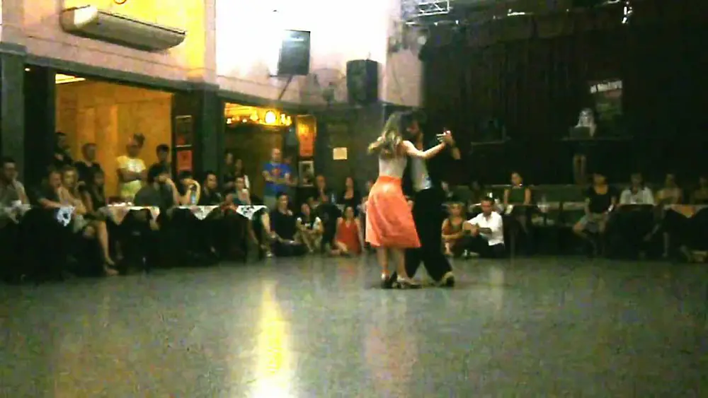 Video thumbnail for Cecilia Garcia y Serkan Gokcesu en El Motivo Tango 25/2/13