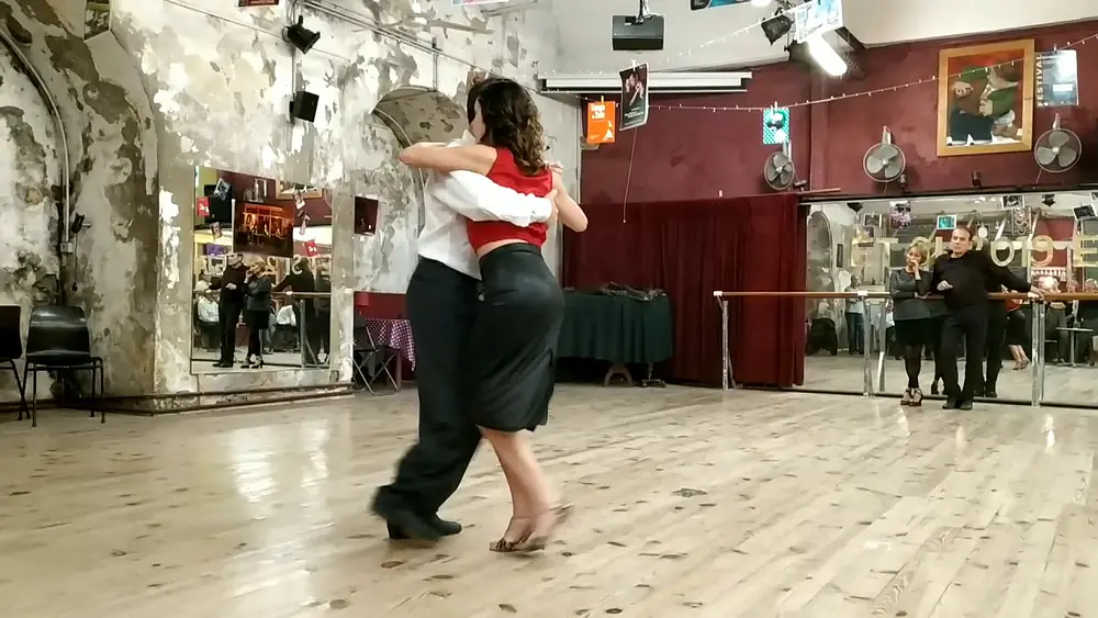 Video thumbnail for Résumé atelier inter-confirmé-avance Mardi 29 janvier 2019 avec Claudia Codega y Esteban Moreno