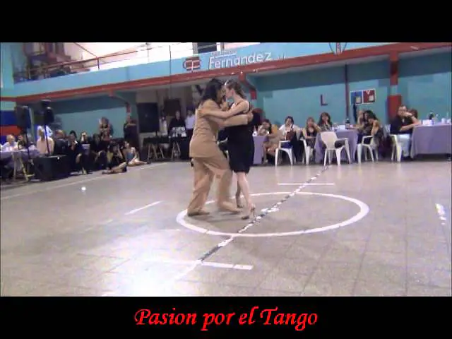 Video thumbnail for Rebecca O´Laoire y Nany Peralta bailando el tango HASTA SIEMPRE AMOR en la Milonga EL PISOTON
