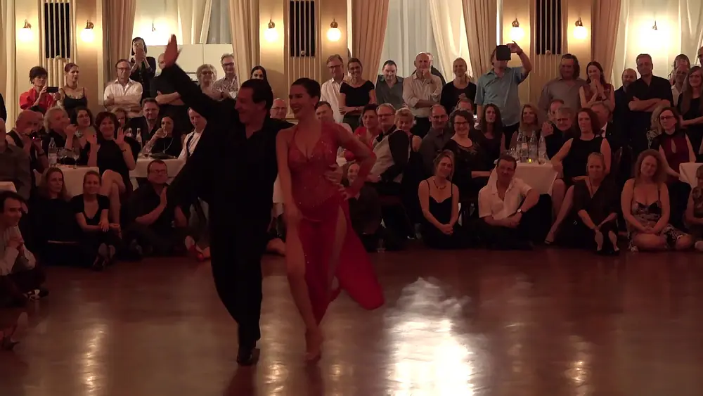 Video thumbnail for Daiana Gúspero & Miguel Ángel Zotto - Hound dog