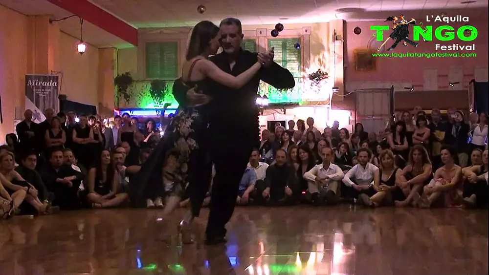 Video thumbnail for Ricardo Barrios y Laura Melo - Milonga 4/4 - International L'Aquila Tango Festival 2013