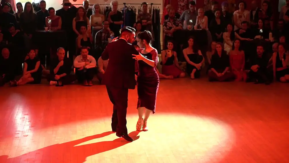 Video thumbnail for Clarisa Aragón & Jonathan Saavedra @ Tangamente 2023 July 1 Tango Demo 5/5