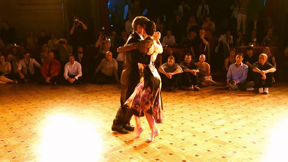 Video thumbnail for Tango: Adrian Veredice y Alejandra Hobert, 11/04/2014 Brussels Tango Festival 3/3 (enhanced sound)