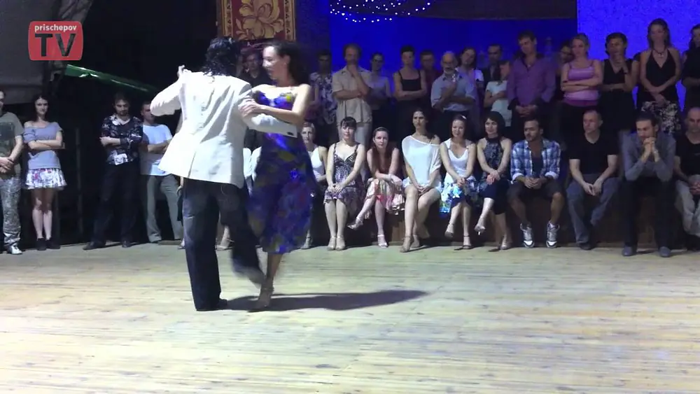 Video thumbnail for Mila Vigdorova & Rodrigo Fonti (2-4), Russia, Moscow, Milonga "Ekaterinas garden" 13.08.2011