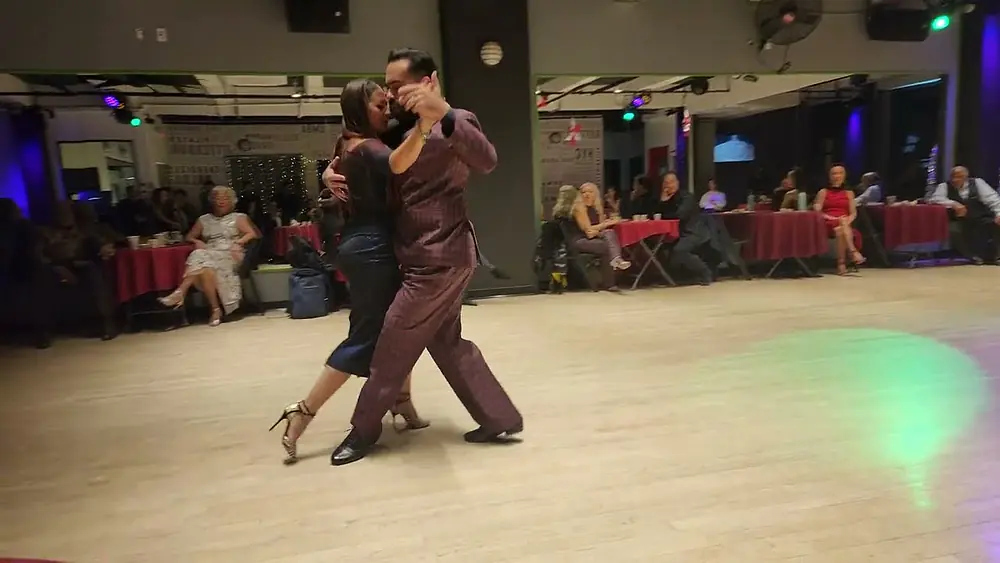 Video thumbnail for Argentine tango: Analía Centurión &  Leonardo Sardella  - Yuyo verde