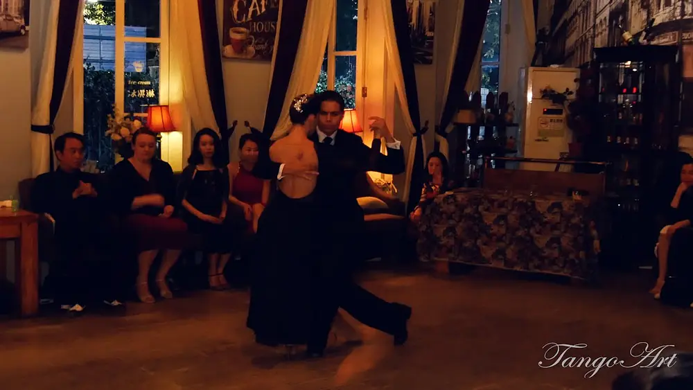 Video thumbnail for Alejandro Ferreyra y Fernanda Grosso, Luna Tango, Su Milonga Ale y Fer, 10 March 2018, Shenzhen, 1-4
