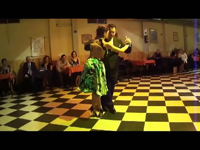 Video thumbnail for Sin Rumbo, bailan Leo Ortiz y Constanza Vecslir 1/2