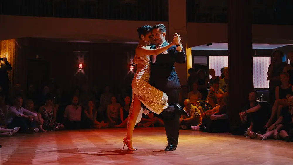 Video thumbnail for Diana Cruz & Dominic Bridge // Debut Tango Performance in Berlin - "Dichás que viví"