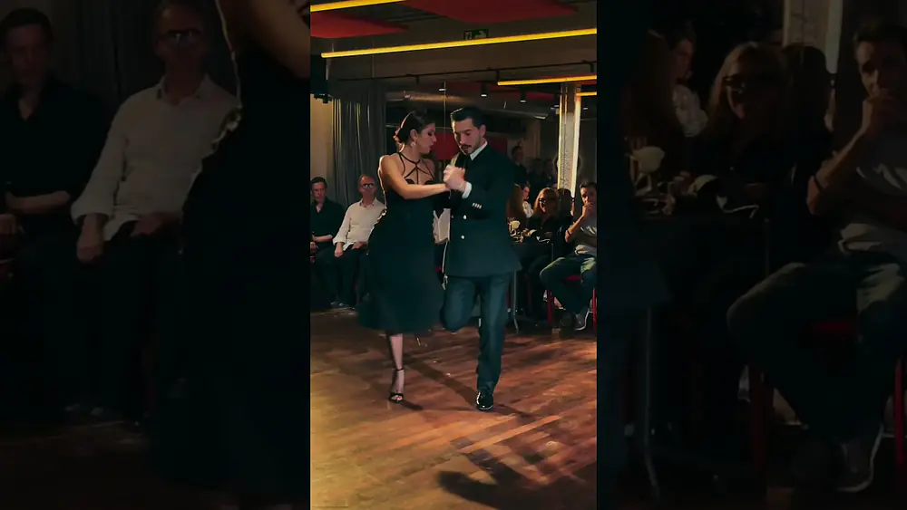 Video thumbnail for Roxana Suarez y Dante Sánchez - Maquillaje, Goyeneche ❤️ #tango #dance #milonga