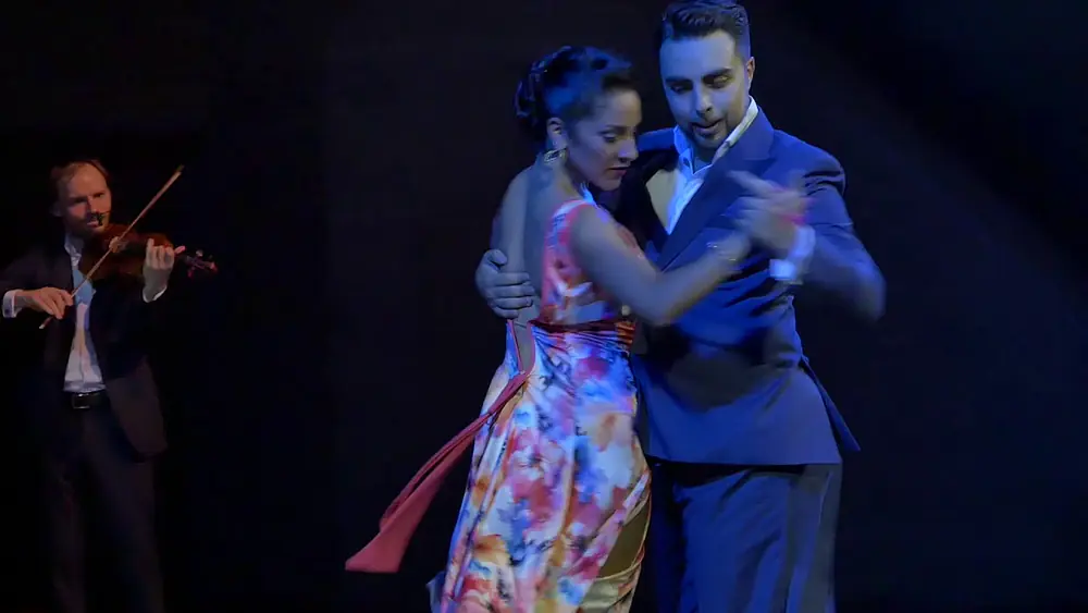 Video thumbnail for “Caseron de tejas” Jonathan Saavedra & Clarisa Aragon, Solo Tango Orquesta & Chino Laborde