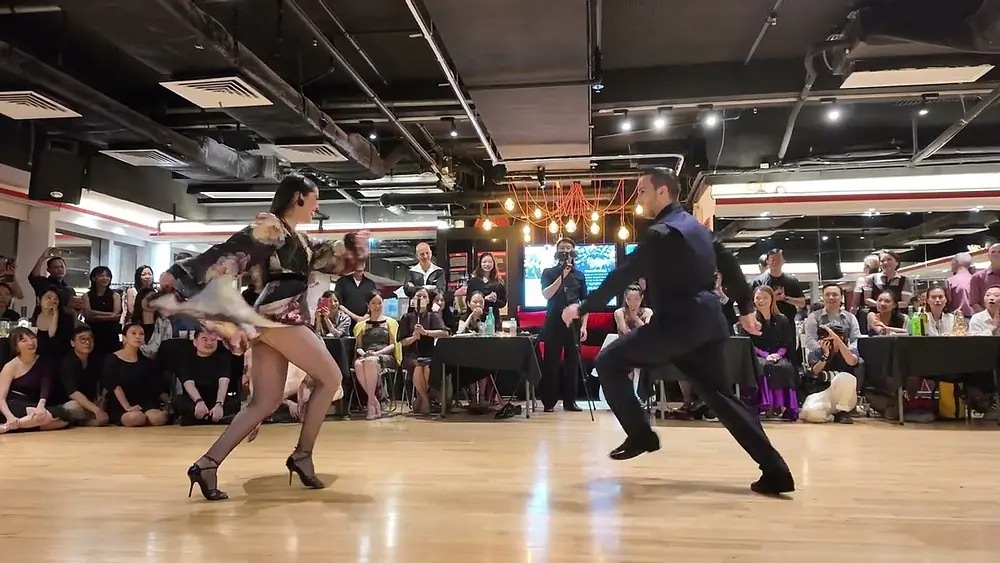 Video thumbnail for Camila Alegre y Ezequiel Jesús Lopez 4/4 - El Remolino (Chacarera) - Hong Kong 2025