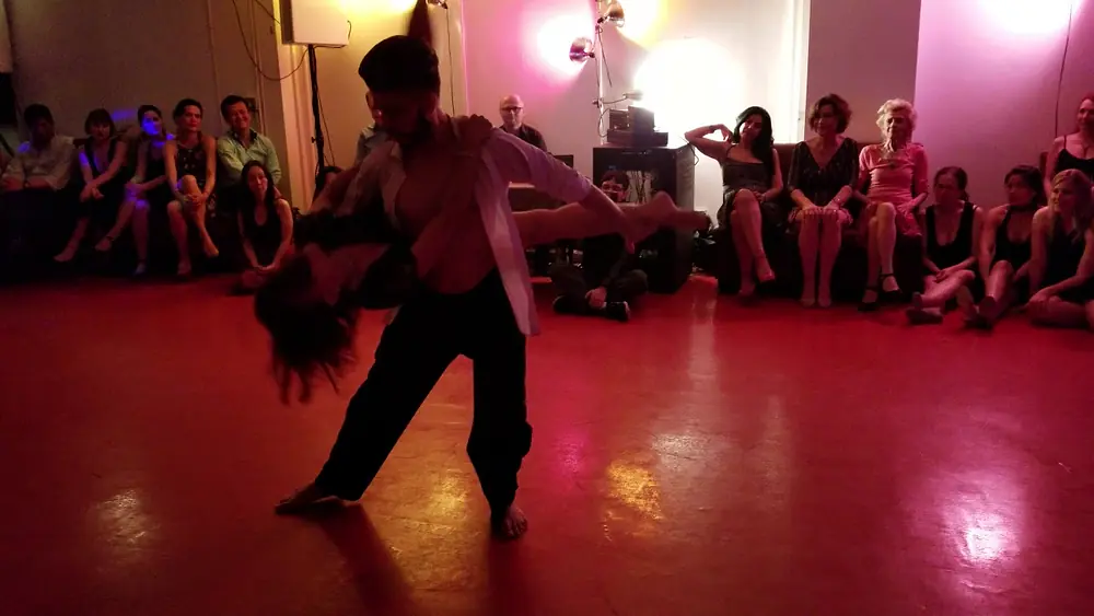 Video thumbnail for Argentine tango dancers: Diana Suarez & Juan David Bedoya - Crazy in Love