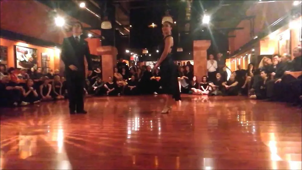 Video thumbnail for Edwin Espinosa y Alexa Yepes en La Mariposa_2