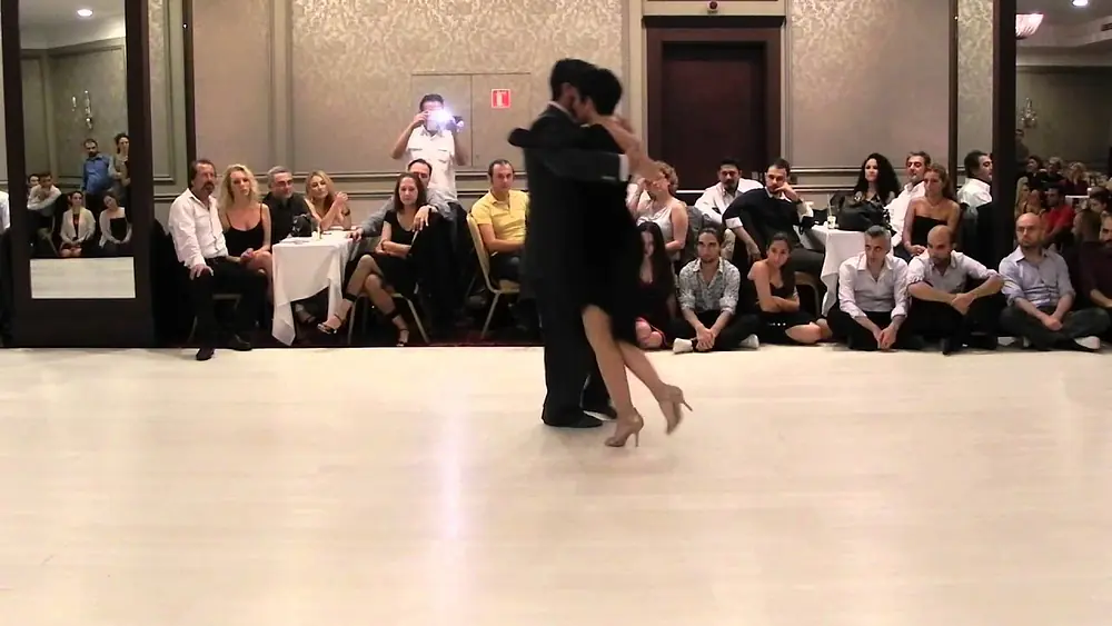 Video thumbnail for Andres Laza Moreno y Luciana Arregui - La Milonga Que Faltaba by Donato - Exhibition 2