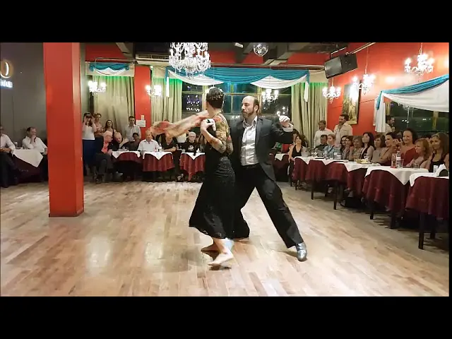 Video thumbnail for Milonga de los Domingos -  20/01/2019 - Marcelo Varela y Analia Vega 4/4