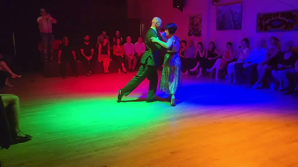 Video thumbnail for Argentine tango: Adriana Salgado & Orlando Reyes - Corrientes y Esmeralda