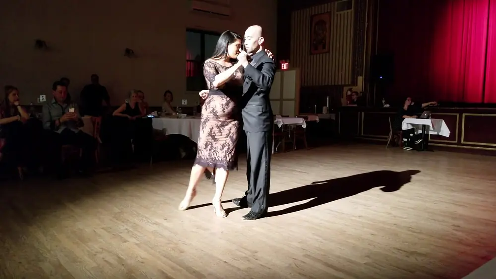 Video thumbnail for Argentine tango: María Inés Bogado  & Orlando Reyes - No Te Apures Cara Blanca