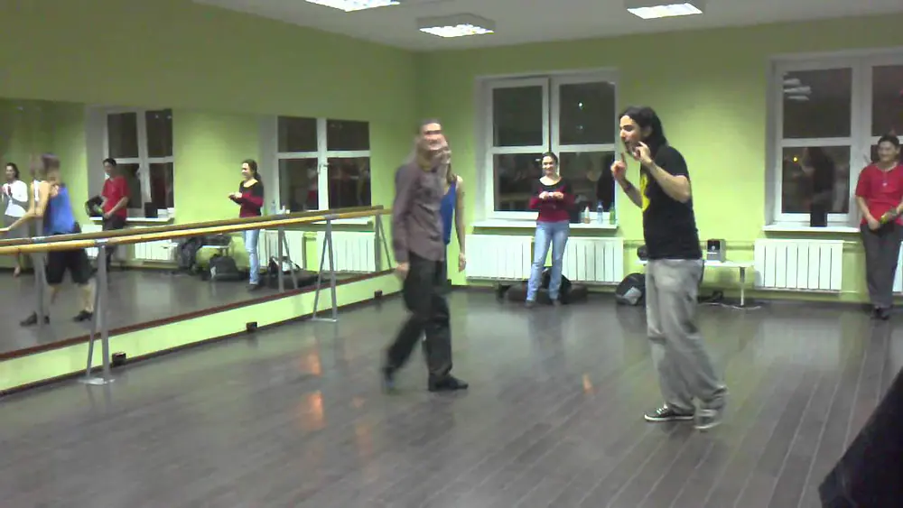 Video thumbnail for Pedro Farias y Julieta Falivene. Lesson with student. White tango Festival in Moscow 2010