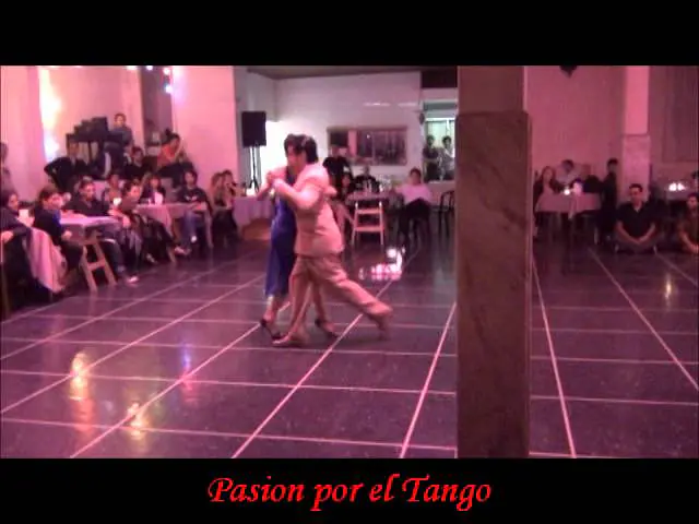 Video thumbnail for IARA DUARTE Y ARIEL TARITOLAY bailando la milonga LA ESPUELA en Floreal Milonga