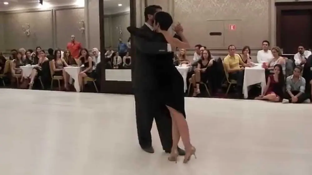 Video thumbnail for Andres Laza Moreno y Luciana Arregui - Pero Te Sigo Queriendo by D'Arienzo y Laborde - Exhibition 1