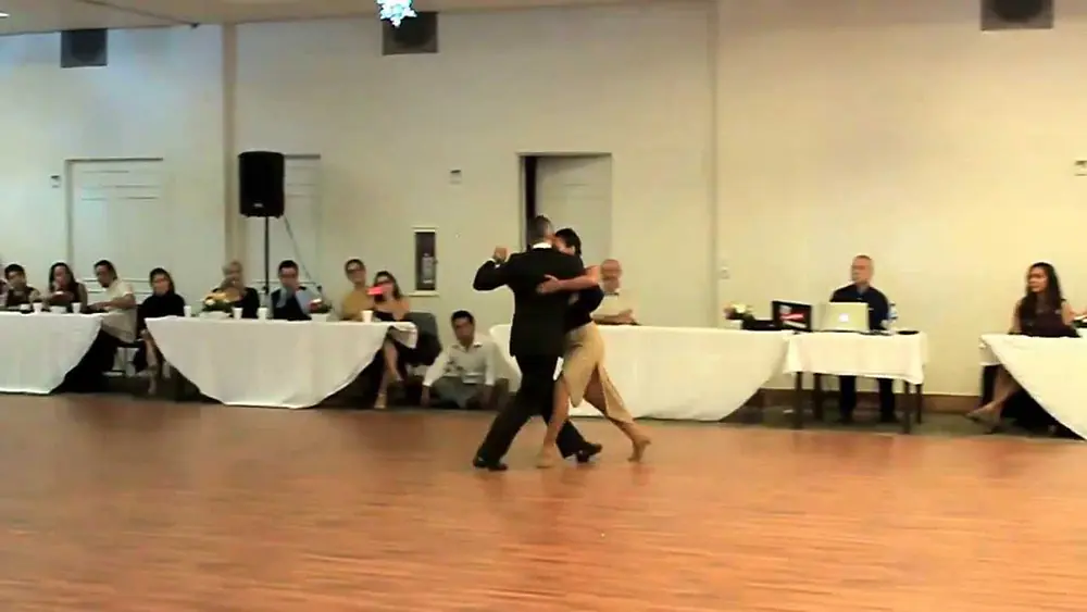Video thumbnail for Maximiliano Alvarado y Paloma Berrios interpretan Milonga querida