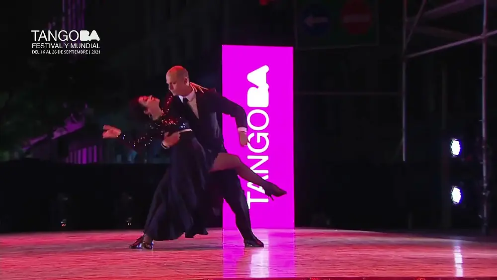 Video thumbnail for Tango Mundial 2021 Maestros Show(1) - Guillermina Quiroga & Mariano Logiudice