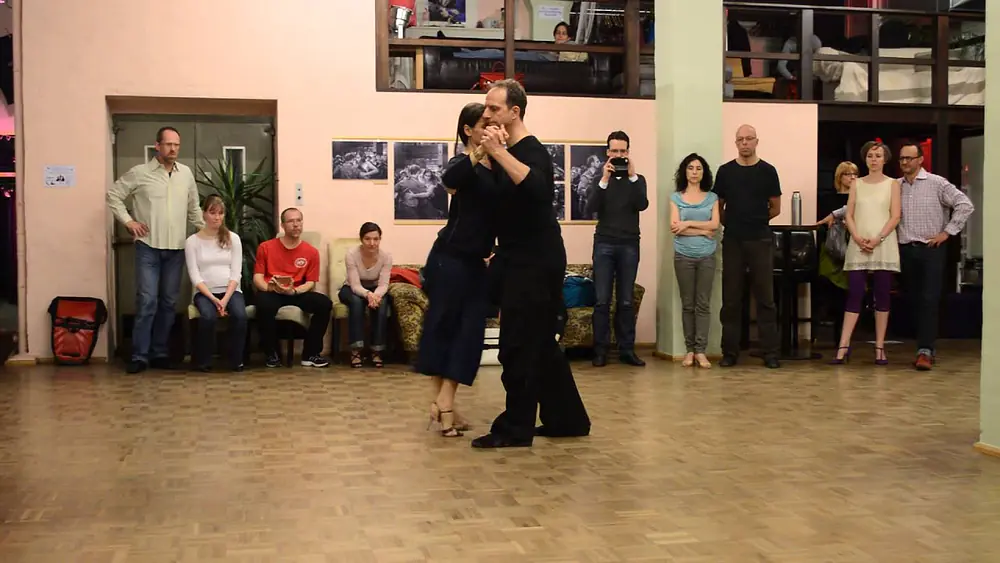 Video thumbnail for Susanne Opitz + Rafael Busch: Playing free leg Vol. 1 "enganches"