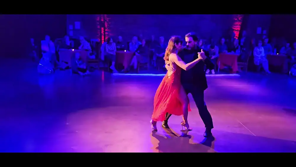 Video thumbnail for Mario Sette y Nastacia Crescenz. Show Tango D'Ouro. Astor Piazzolla - Nocturno a Mi Barrio.