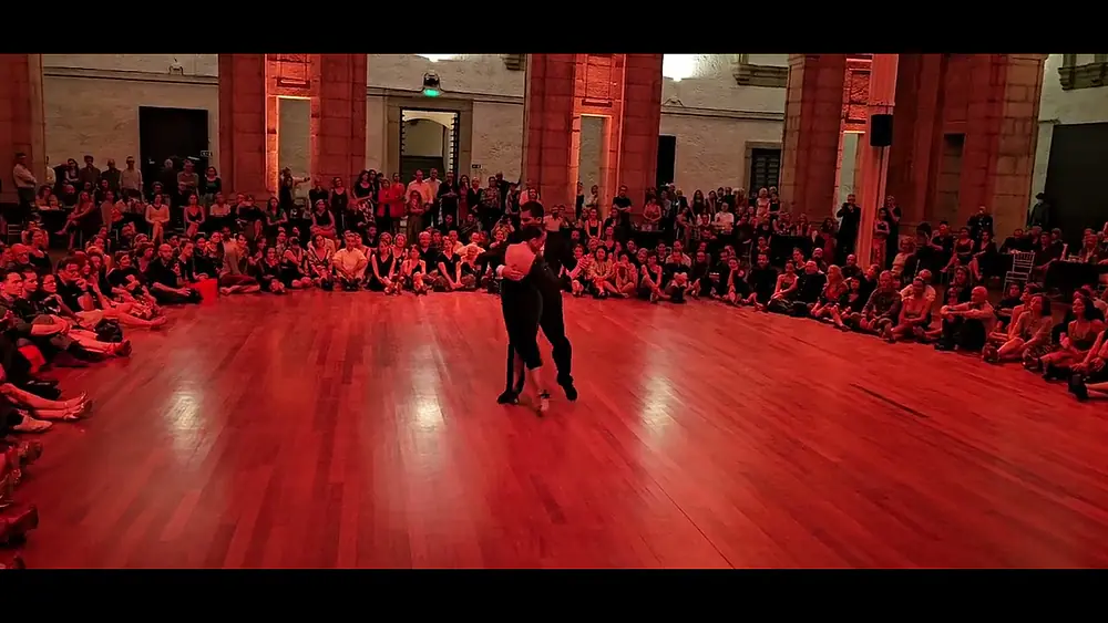 Video thumbnail for Ruben Veliz y Sabrina Veliz no 16° Festival Tango Porto, em 22/04/23 - 5/6