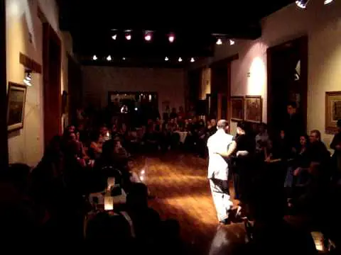 Video thumbnail for Florencia Labiano - Ariel Manzanares en la Milonga Malena - Mexico bailan "el huracan"