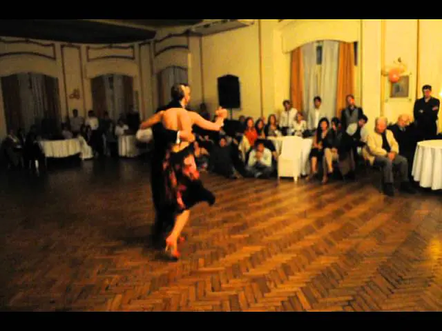 Video thumbnail for Diego Escobar y Angi Staudinger Bailan La Tupungatina en La Sooocial 2012