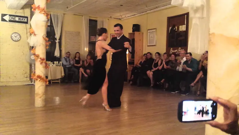 Video thumbnail for Argentine Tango: Laila Rezk & Leandro Oliver - Mala Junta