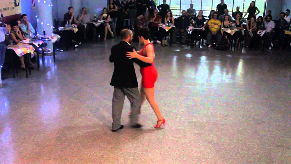 Video thumbnail for Oliver Kolker y Greta Hekier - 4/4/2016 - El Motivo 1/4