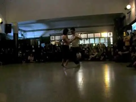 Video thumbnail for Ozgur El turquito Demir y Cecilia Berra un tango en Malcom (Buenos Aires) 4