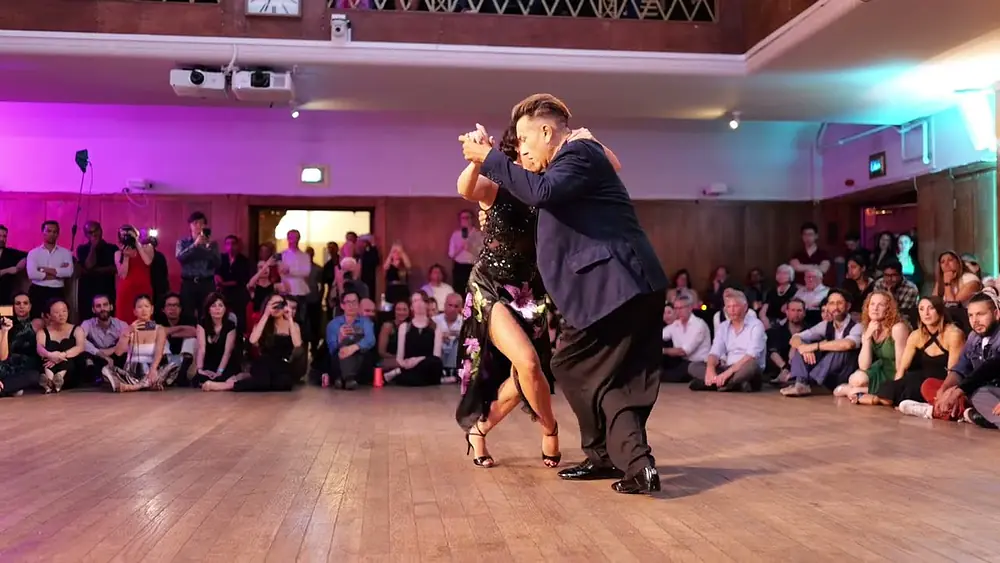 Video thumbnail for Chicho Frumboli & Juana Sepulveda performance 3 at Conway Hall