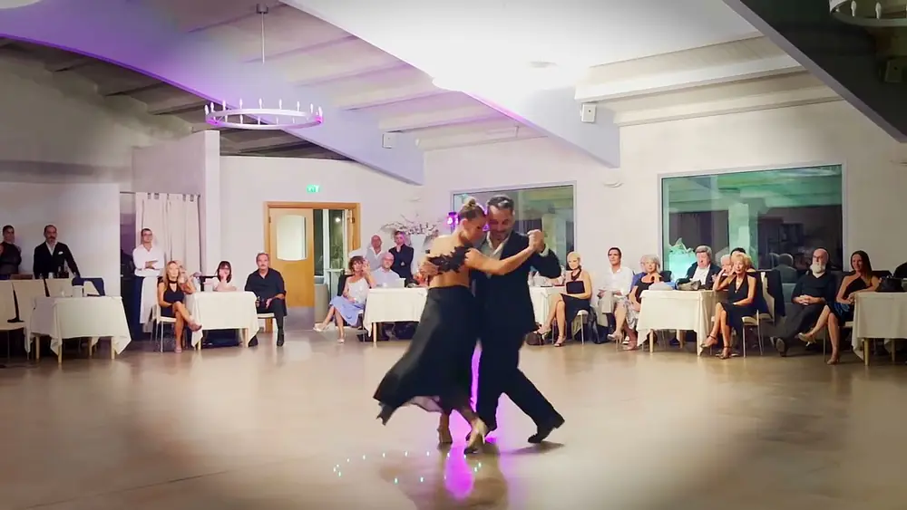 Video thumbnail for MARIANA MONTES Y FERNANDO GALERA .MILONGA MOZO GUAPO