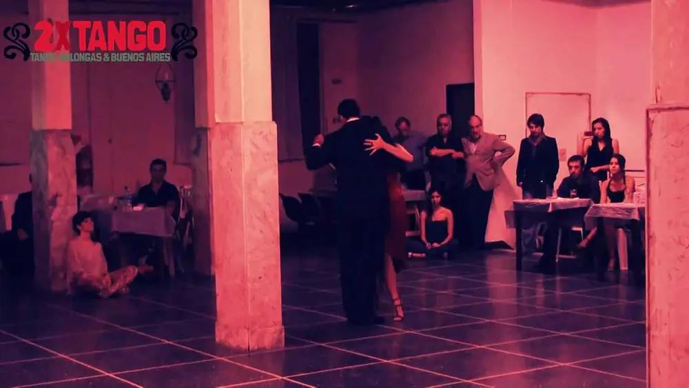 Video thumbnail for Roberto Zuccarino & Jesica Arfenoni Tango La vida es corta en El Floreal Abr 2012.f4v