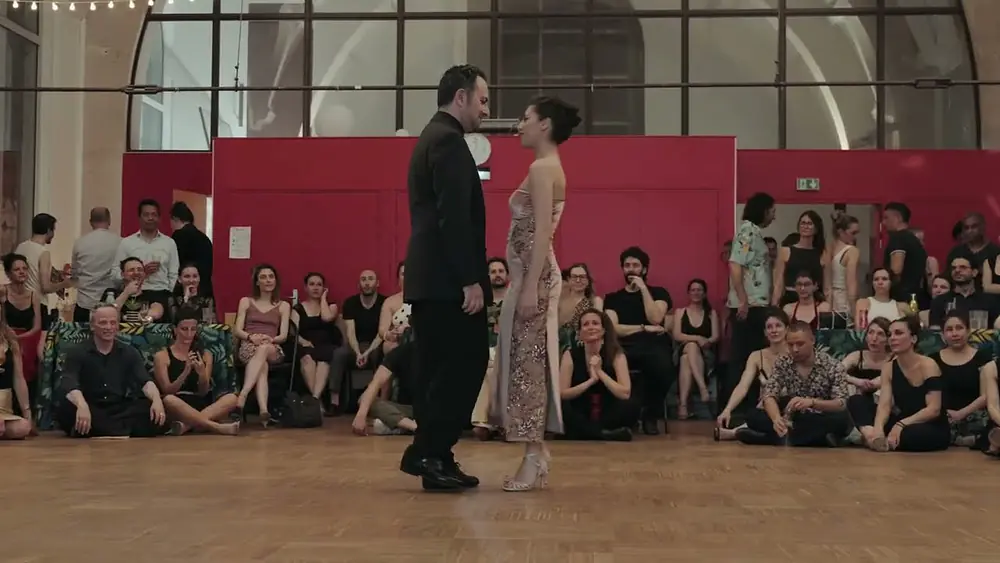 Video thumbnail for Francesca Sutera and Giovanni Eredia - Tal vez sera su voz
