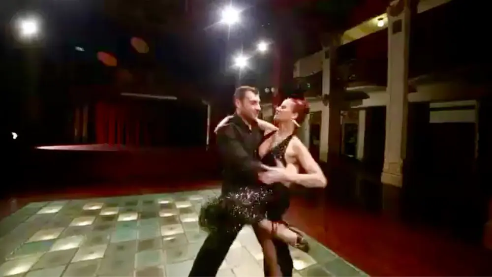 Video thumbnail for Tango and football players | Alejandra Gutty with Bobo Vieri "Bobo e Marco i re del ballo"