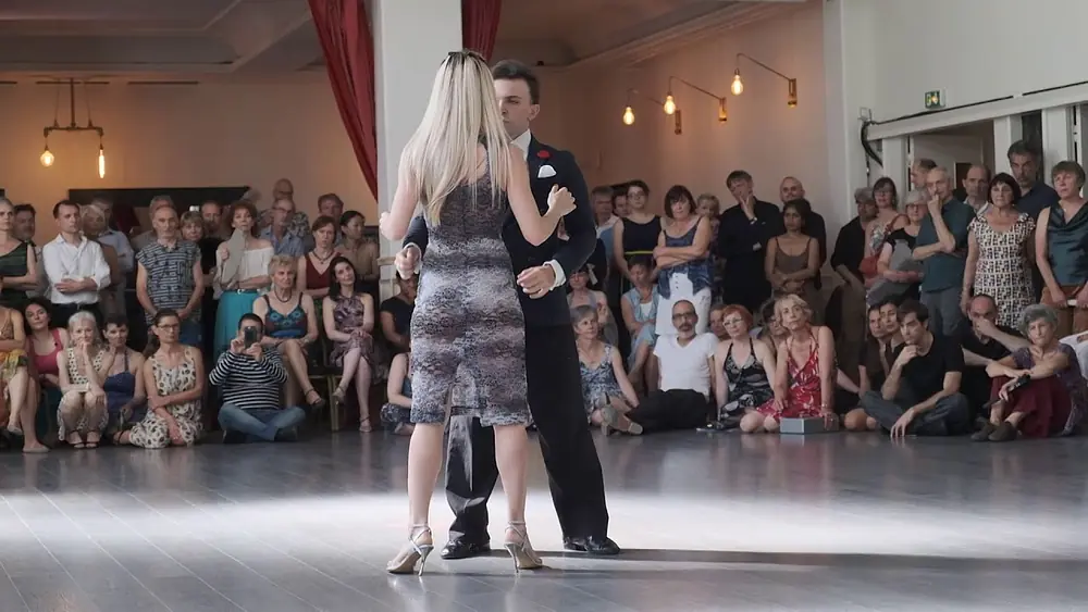 Video thumbnail for Natalia Cristofaro y Pablo Calvelli -  Sin palabras - Abrazo Tango Metz Festival 2019