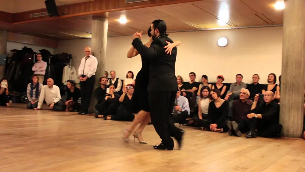 Video thumbnail for Maria Filali y John Zabala 20/12/2014 (Tango Bomboncito Orquesta Fulvio Salamanca) Paris