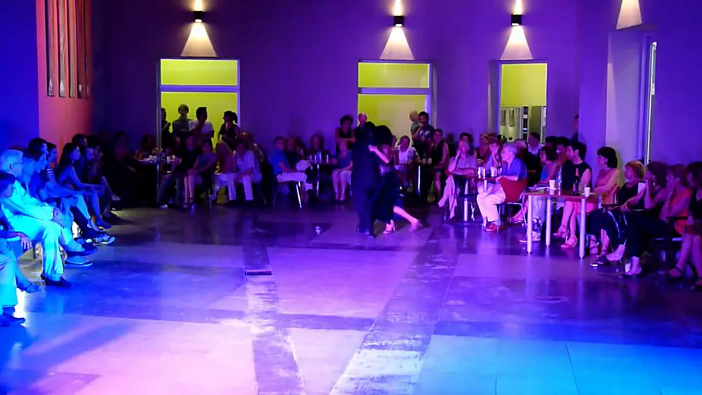 Video thumbnail for 2 La Milonga del Patio presenta a Laly Victoria y Leandro Haeder  "Riendo"