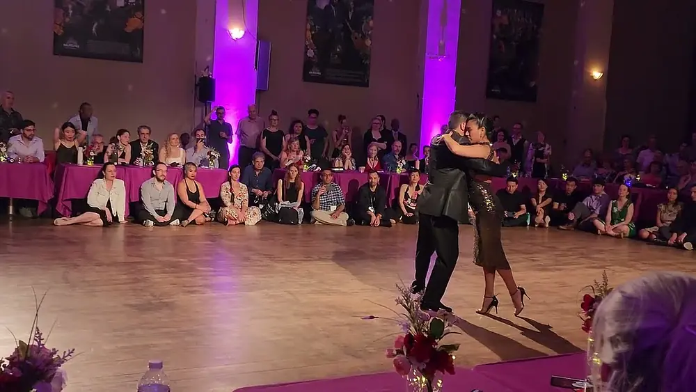 Video thumbnail for Argentine tango: Corina Herrera & Octavio Fernandez - En el Salón