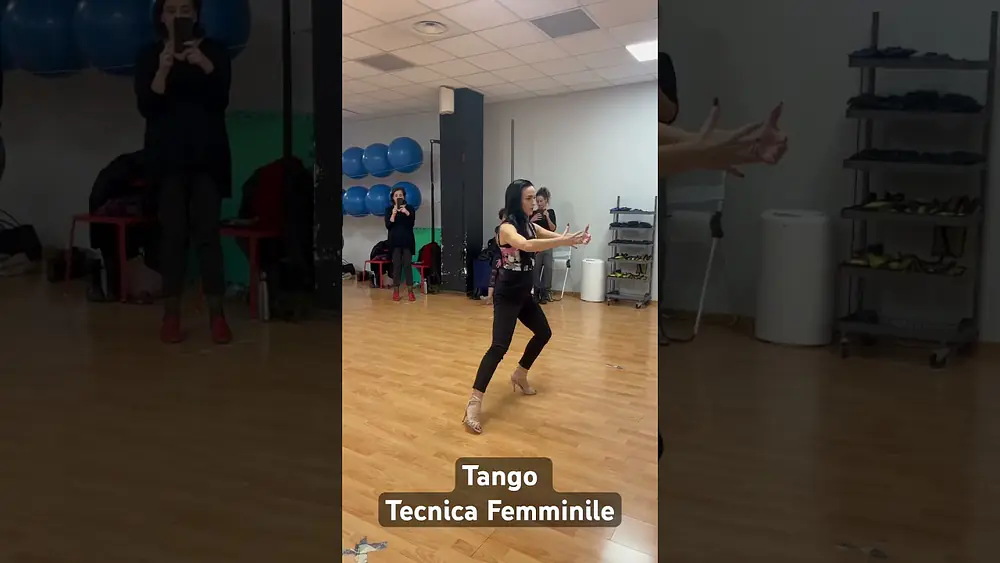 Video thumbnail for Tecnica femminile Laia Barrera (Arona Italy) #tangoargentino #tango #tangodancers #dance